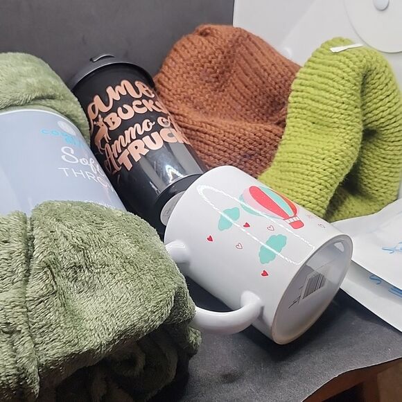 Warm and Cozy Bundle Gift Set Olive Green Soft Throw Blanket, Mug, Hot Cocoa - Picture 5 of 6